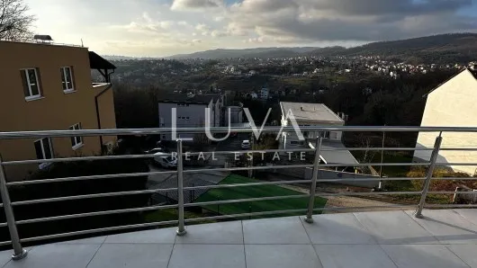 Zagreb, Šestine – Luxury Two-Story Apartment for Rent, 196 m², with Garden and Garage