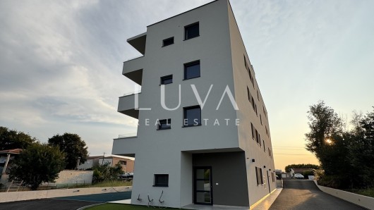 Istra, Tar, moderni stan na drugom katu, 65,71 m2