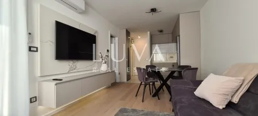 Zagreb, Špansko, luksuzno uređen 2s stan 44 m2 na prodaju