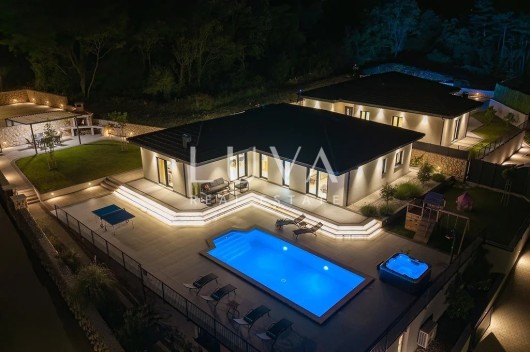 Imotski, moderna kuća s bazenom i panoramskim pogledom na prodaju, 150 m2