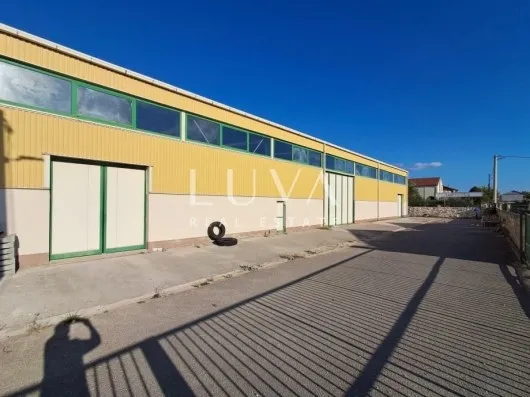 Skradin, Dubravice, hala za najam, 1000 m2