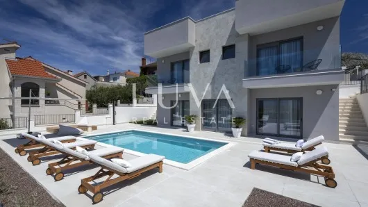 Split, luxuriöse Villa mit Meerblick, 220 m² zur langfristigen Miete