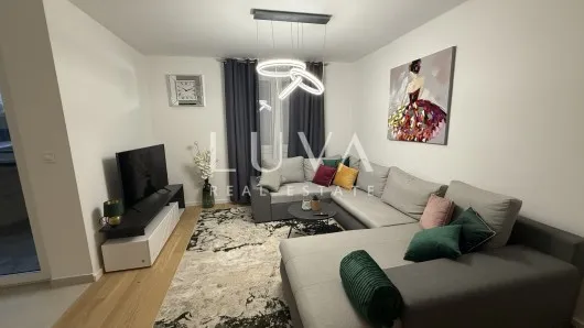 Zagreb, Vukomerec, novouređeni stan s 2S, 84 m²