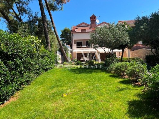 Mali Lošinj, Artatore, kuća prvi red uz more na prodaju
