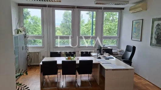 Zagreb, Folnegovićevo naselje, poslovni prostor 650m2, najam