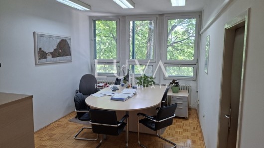 Zagreb, Folnegovićevo naselje, poslovni prostor 650m2, najam