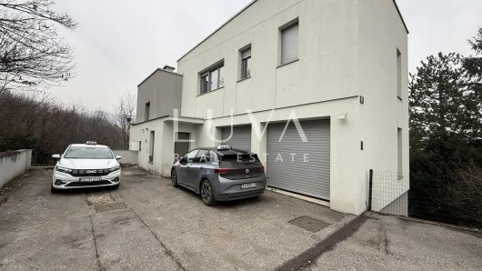 Zagreb, Gornje Vrapče, kuća na 4 etaže s bazenom, 490 m2