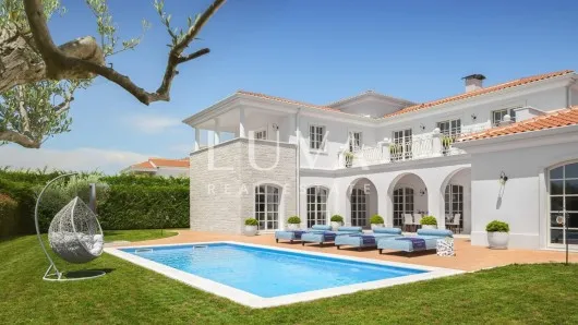 Istra, Poreč, luksuzna vila s bazenom, 320 m2 na prodaju