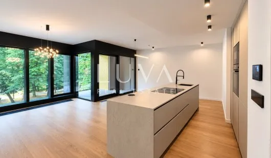First Rent | New 4-Room, 1,500 sq ft Apartment - Ribnjak, Zagreb