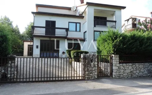 Istria, Buzet, detached house with a commercial space