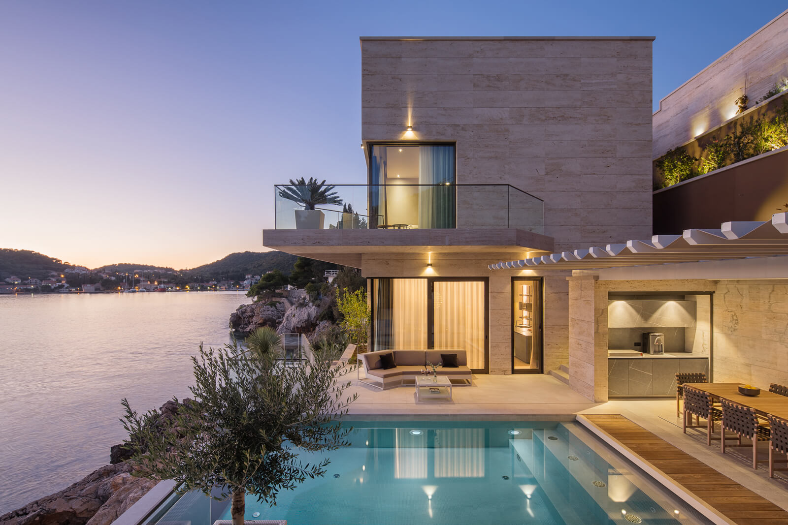 Luxuriöse Villa direkt am Meer in der Nähe von Dubrovnik zu verkaufen
