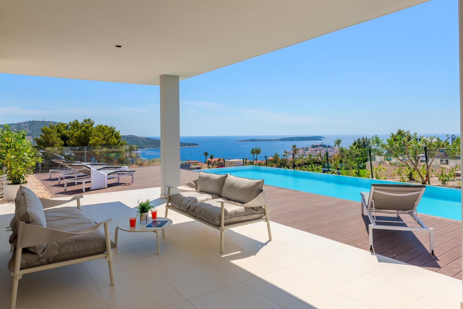 Luxusvilla mit Pool zum Verkauf in Primošten